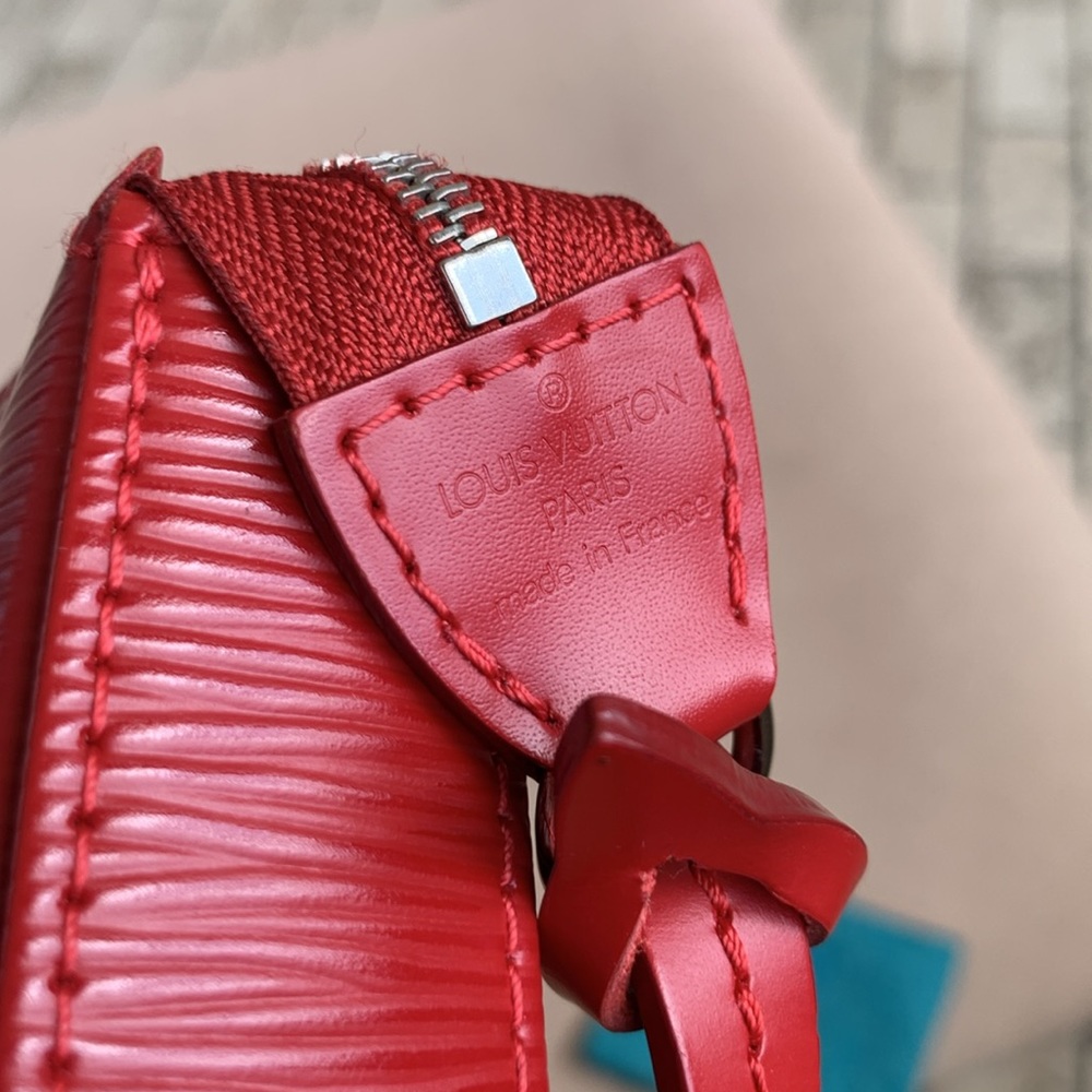 Red LV Louis Vuitton shoulder bag Pochette. - Picture 7 of 10